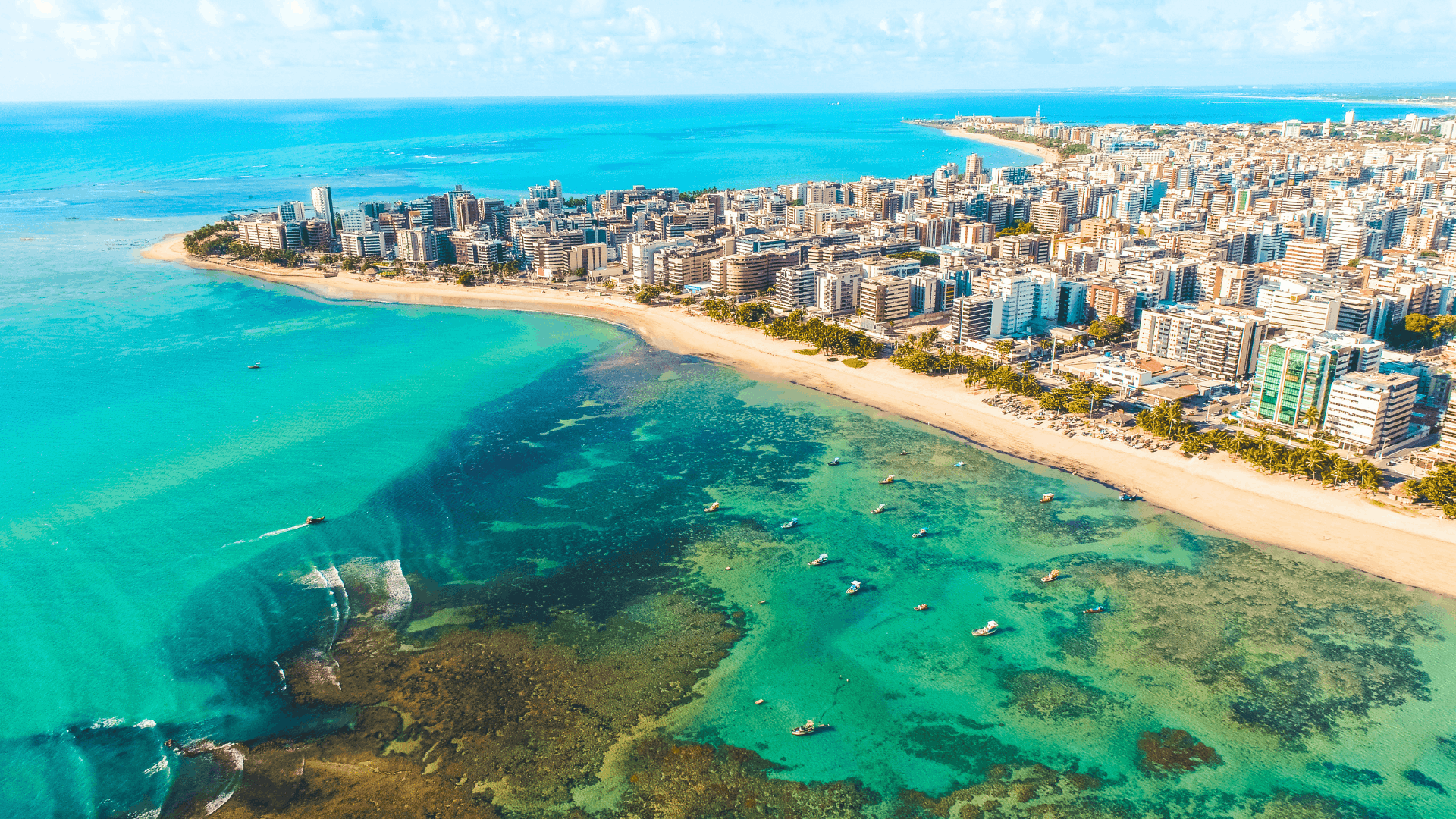 Vista aérea da orla de Maceió